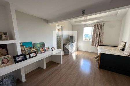 Casa de condomínio à venda com 278m², 4 quartos e 2 vagasSuíte 2