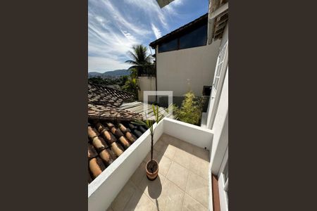 Casa de condomínio à venda com 278m², 4 quartos e 2 vagasVaranda da suíte 4