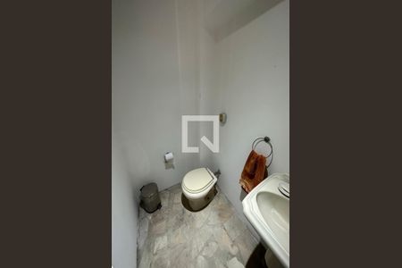 Casa de condomínio à venda com 278m², 4 quartos e 2 vagasBanheiro da área de lazer