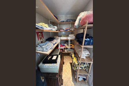 Casa de condomínio à venda com 278m², 4 quartos e 2 vagasCloset da suíte 1