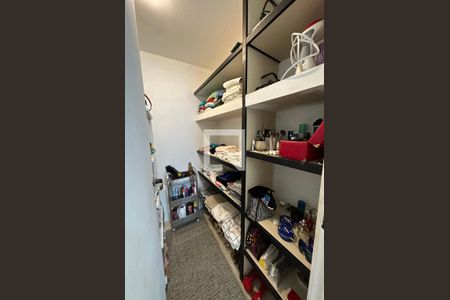 Casa de condomínio à venda com 278m², 4 quartos e 2 vagasCloset da suíte 2