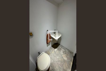 Casa de condomínio à venda com 278m², 4 quartos e 2 vagasBanheiro da área de lazer