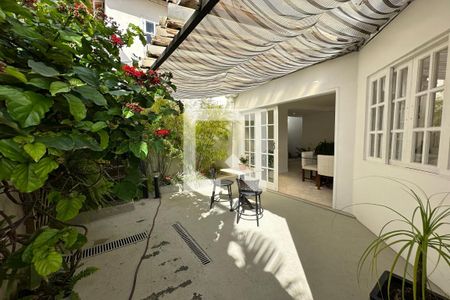 Casa de condomínio à venda com 278m², 4 quartos e 2 vagasHall da sala