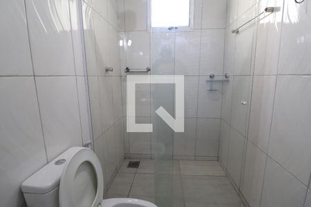 Banheiro de kitnet/studio para alugar com 1 quarto, 16m² em Brasil, Uberlândia