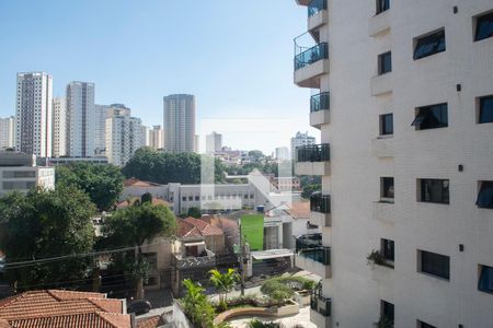 Apartamento à venda com 157m², 4 quartos e 2 vagasVista quarto 4