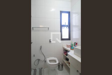 Apartamento à venda com 157m², 4 quartos e 2 vagasBanheiro quarto 4