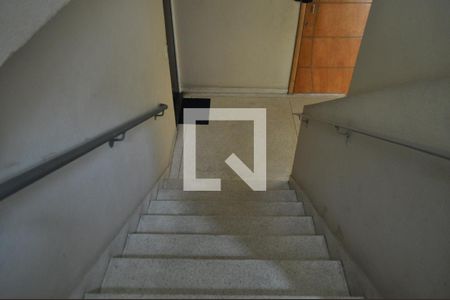 Apartamento para alugar com 60m², 1 quarto e sem vagaEscada