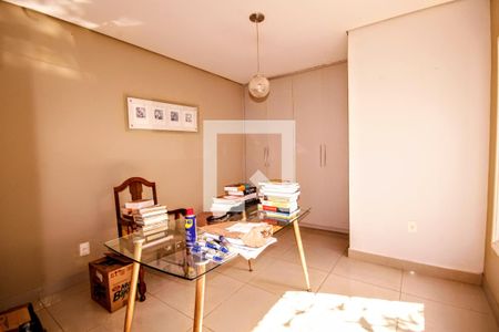 Casa para alugar com 420m², 4 quartos e 3 vagasEscritório