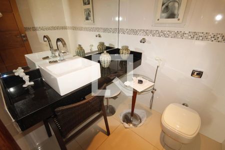 Casa para alugar com 420m², 4 quartos e 3 vagasBanheiro 1