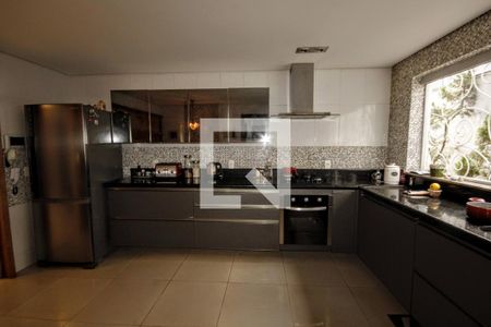 Casa para alugar com 420m², 4 quartos e 3 vagasCozinha