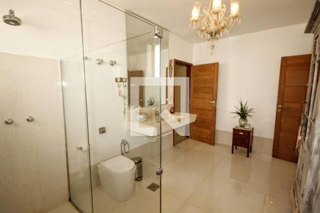 Casa para alugar com 420m², 4 quartos e 3 vagasBanheiro 1