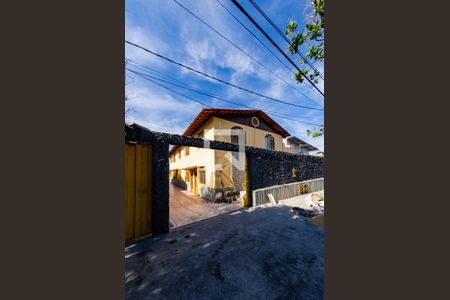 Casa de condomínio à venda com 158m², 2 quartos e 1 vaga Casa de condomínio à venda com 158m², 2 quartos e 1 vagaFachada