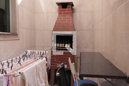 Casa de condomínio à venda com 75m², 2 quartos e 1 vagaÁrea de Serviço