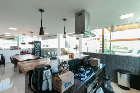 Apartamento para alugar com 450m², 4 quartos e 4 vagas Apartamento para alugar com 450m², 4 quartos e 4 vagasCozinha