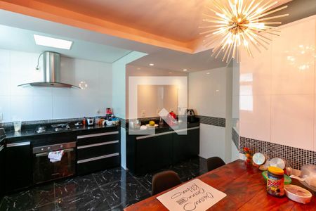 Apartamento para alugar com 450m², 4 quartos e 4 vagas Apartamento para alugar com 450m², 4 quartos e 4 vagasCozinha