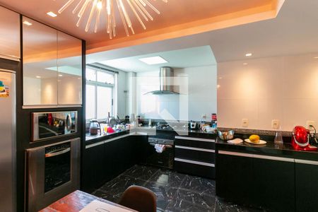 Apartamento para alugar com 450m², 4 quartos e 4 vagas Apartamento para alugar com 450m², 4 quartos e 4 vagasCozinha