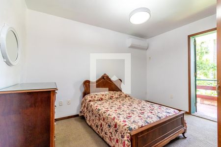 Casa de condomínio à venda com 450m², 5 quartos e 2 vagas Casa de condomínio à venda com 450m², 5 quartos e 2 vagasQuarto 1