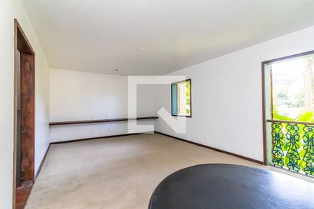 Casa de condomínio à venda com 450m², 5 quartos e 2 vagas Casa de condomínio à venda com 450m², 5 quartos e 2 vagasSala Andar Inferior