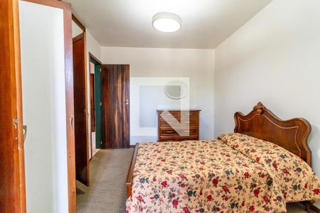 Casa de condomínio à venda com 450m², 5 quartos e 2 vagas Casa de condomínio à venda com 450m², 5 quartos e 2 vagasQuarto 1