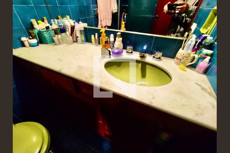 Apartamento à venda com 135m², 3 quartos e 2 vagas Apartamento à venda com 135m², 3 quartos e 2 vagasBanheiro social