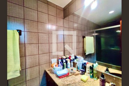 Apartamento à venda com 135m², 3 quartos e 2 vagas Apartamento à venda com 135m², 3 quartos e 2 vagasSuíte banheiro