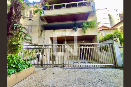 Apartamento à venda com 135m², 3 quartos e 2 vagas Apartamento à venda com 135m², 3 quartos e 2 vagasFachada