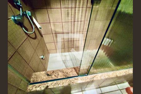 Apartamento à venda com 135m², 3 quartos e 2 vagas Apartamento à venda com 135m², 3 quartos e 2 vagasSuíte banheiro