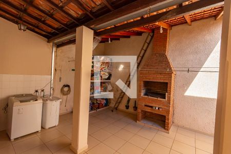 Casa à venda com 220m², 4 quartos e 3 vagasÁrea de Serviço