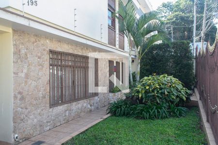 Casa à venda com 1321m², 3 quartos e 8 vagasEntrada