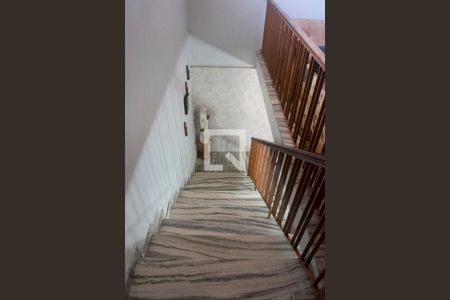 Casa à venda com 1321m², 3 quartos e 8 vagasEscadas