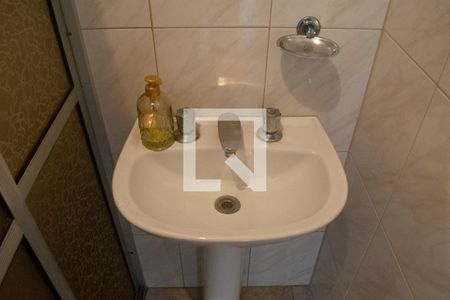 Casa à venda com 1321m², 3 quartos e 8 vagasBanheiro de serviço