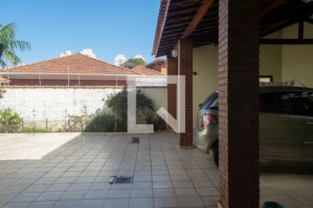 Casa à venda com 1321m², 3 quartos e 8 vagasQuintal