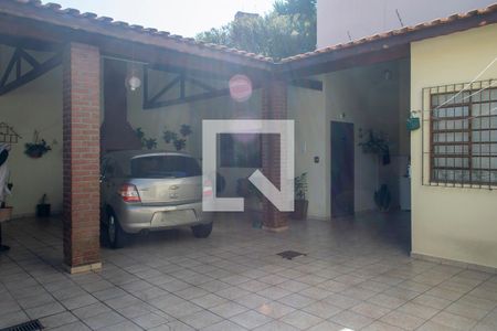 Casa à venda com 1321m², 3 quartos e 8 vagasQuintal