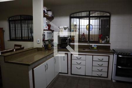 Casa à venda com 238m², 4 quartos e 4 vagasCozinha