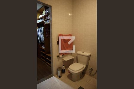 Casa à venda com 238m², 4 quartos e 4 vagasBanheiro da Suíte