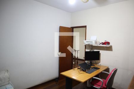 Casa à venda com 238m², 4 quartos e 4 vagasQuarto 2