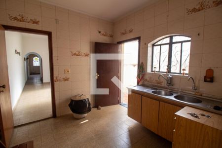 Casa à venda com 192m², 4 quartos e 1 vaga Casa à venda com 192m², 4 quartos e 1 vagaCozinha