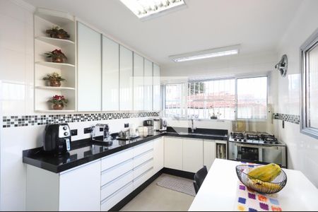 Casa à venda com 219m², 2 quartos e 5 vagas Casa à venda com 219m², 2 quartos e 5 vagasCozinha