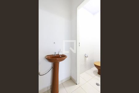 Casa à venda com 219m², 2 quartos e 5 vagas Casa à venda com 219m², 2 quartos e 5 vagasLavabo