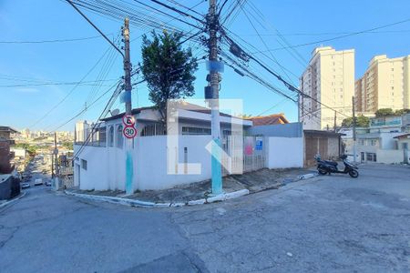 Casa à venda com 219m², 2 quartos e 5 vagas Casa à venda com 219m², 2 quartos e 5 vagasFachada