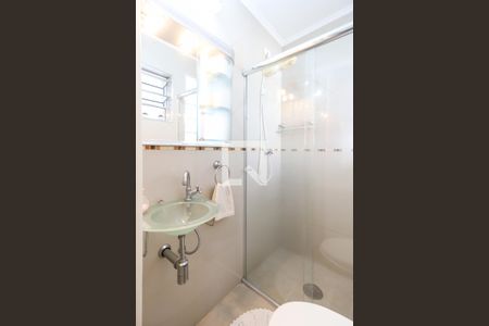 Casa à venda com 219m², 2 quartos e 5 vagas Casa à venda com 219m², 2 quartos e 5 vagasBanheiro da Suíte