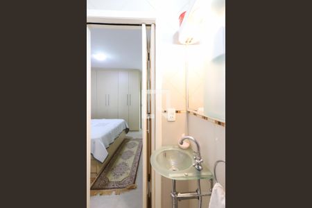 Casa à venda com 219m², 2 quartos e 5 vagas Casa à venda com 219m², 2 quartos e 5 vagasBanheiro da Suíte