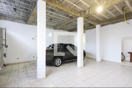 Casa à venda com 219m², 2 quartos e 5 vagas Casa à venda com 219m², 2 quartos e 5 vagasSalão