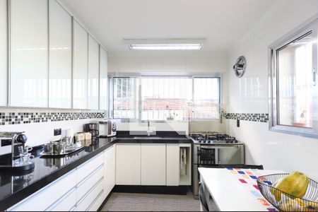 Casa à venda com 219m², 2 quartos e 5 vagas Casa à venda com 219m², 2 quartos e 5 vagasCozinha