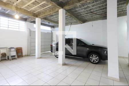 Casa à venda com 219m², 2 quartos e 5 vagas Casa à venda com 219m², 2 quartos e 5 vagasSalão