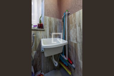 Casa à venda com 100m², 3 quartos e 2 vagasLavanderia