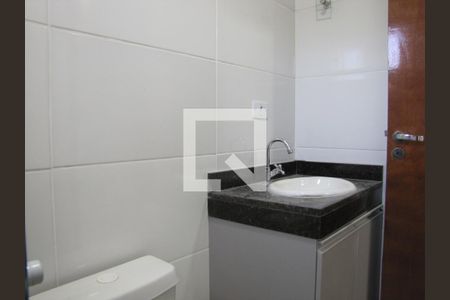 Banheiro de kitnet/studio para alugar com 1 quarto, 24m² em Vila Santa Teresa (zona Leste), São Paulo