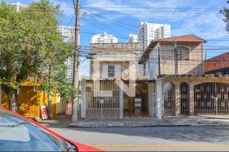 Casa à venda com 187m², 2 quartos e 2 vagas Casa à venda com 187m², 2 quartos e 2 vagasFachada