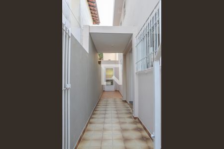 Casa à venda com 187m², 2 quartos e 2 vagas Casa à venda com 187m², 2 quartos e 2 vagasCorredor