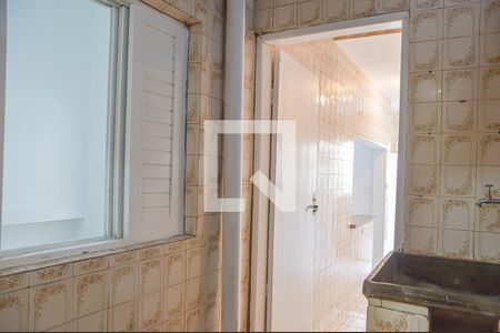 Casa à venda com 187m², 2 quartos e 2 vagas Casa à venda com 187m², 2 quartos e 2 vagasEdícula